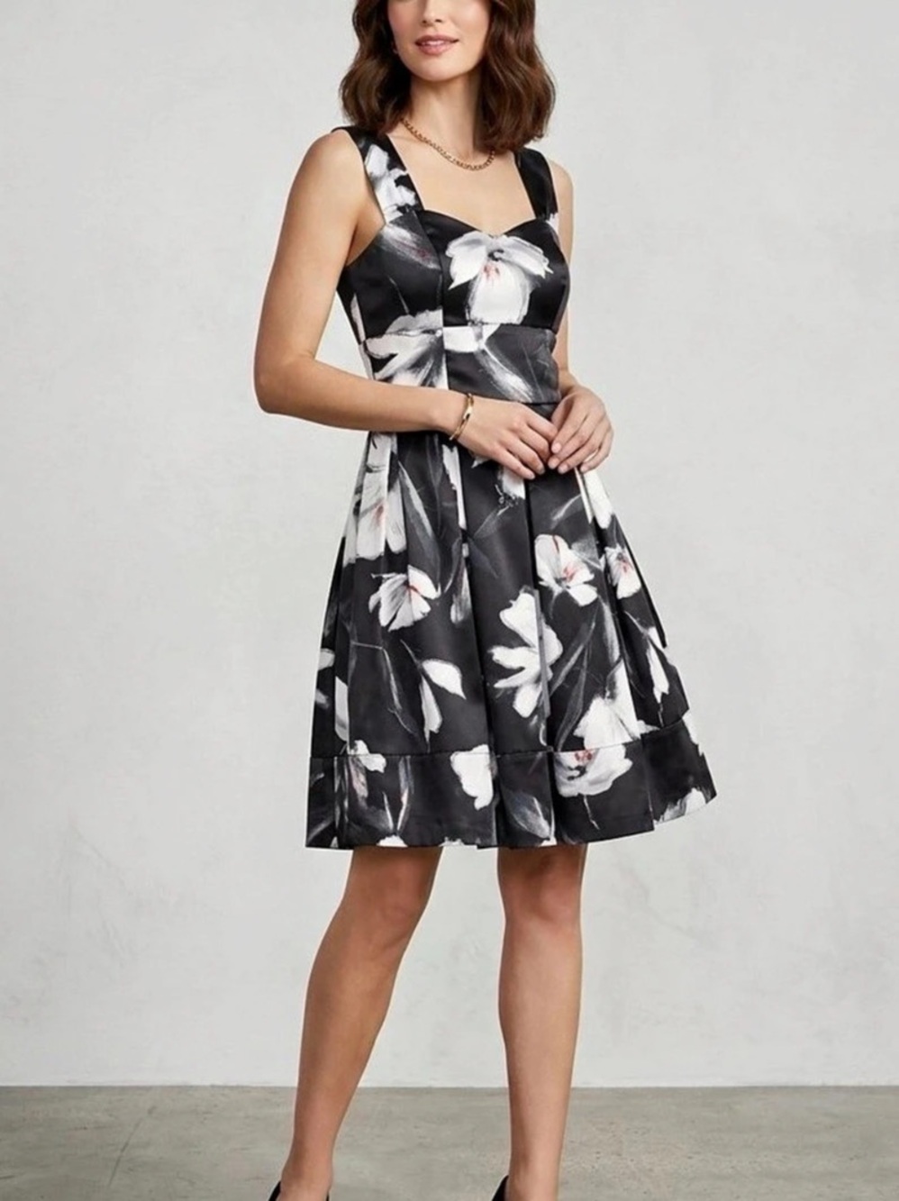 White House Black Market Floral Satin Dress in Black & White, Women’s Size 0
